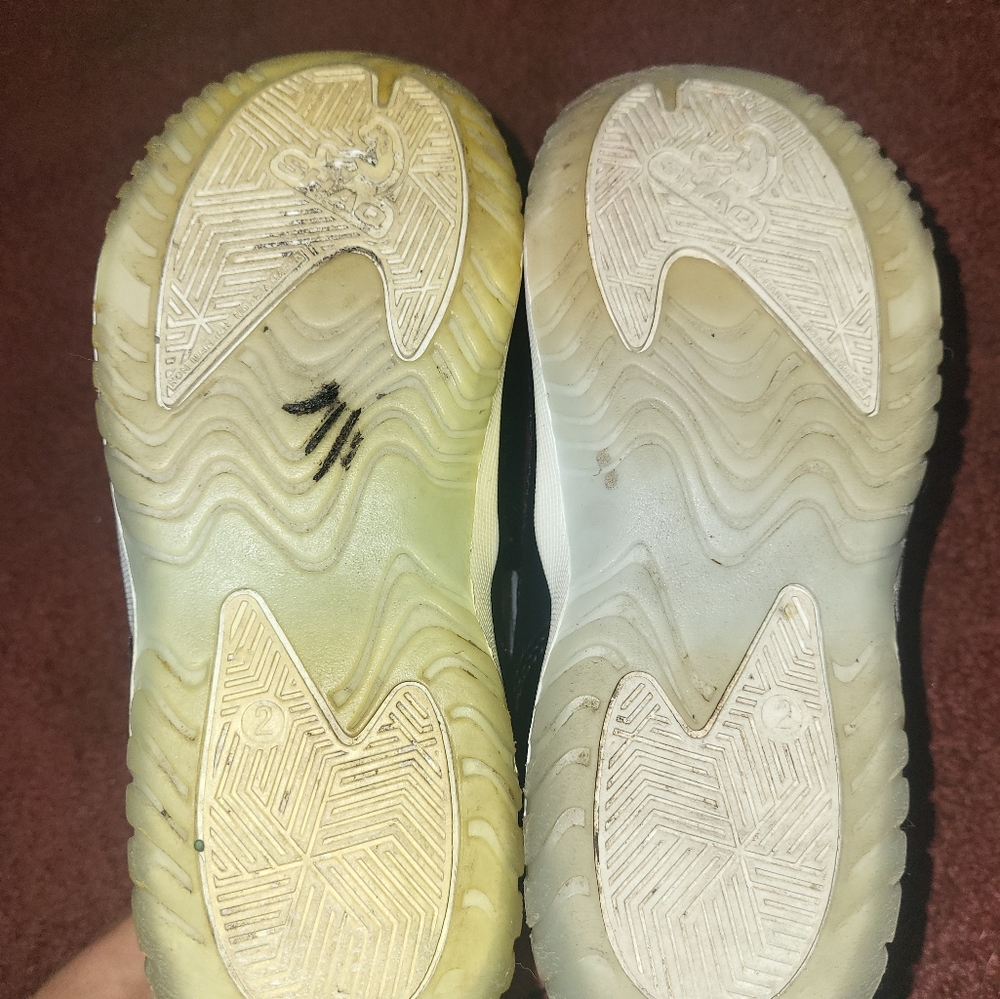 Kids Shaq shoes size 2 - Picture 5 of 5
